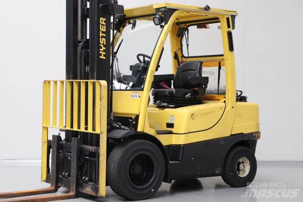 Hyster H3.0FT Gas Stapler