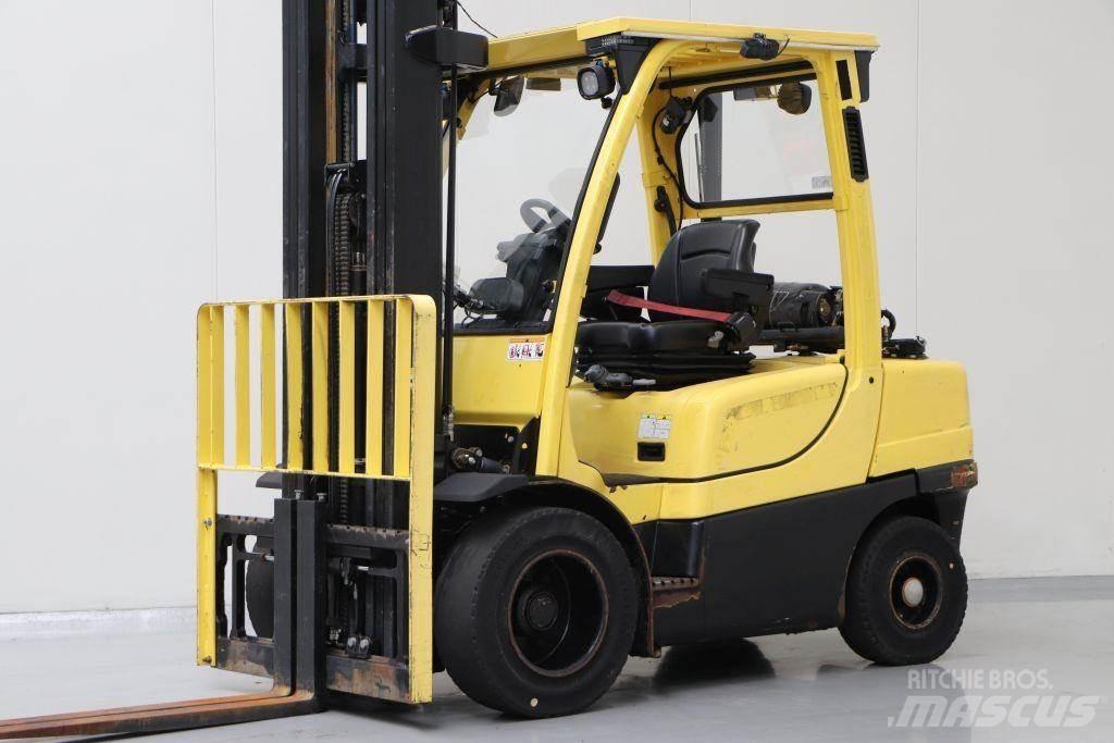 Hyster H3.0FT Gas Stapler