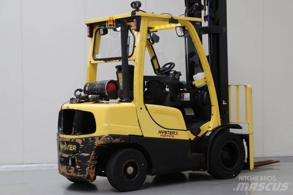 Hyster H3.0FT Gas Stapler
