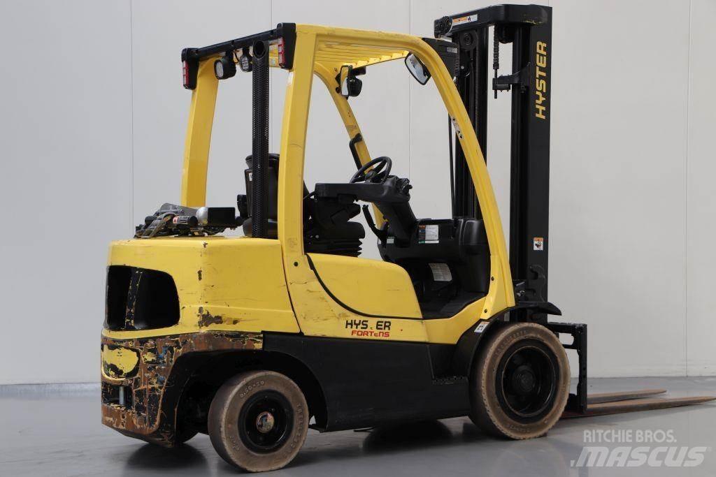 Hyster H3.0FT Gas Stapler