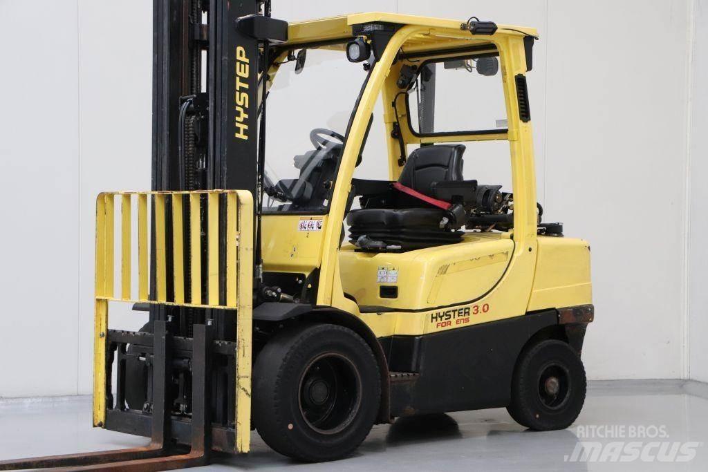 Hyster H3.0FT Gas Stapler