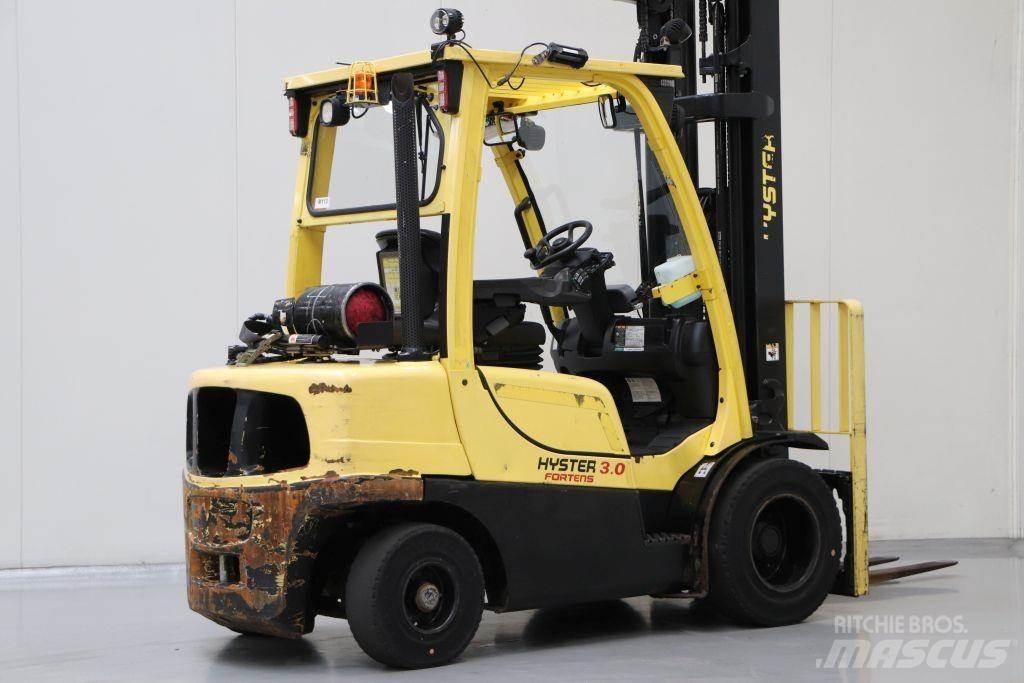 Hyster H3.0FT Gas Stapler