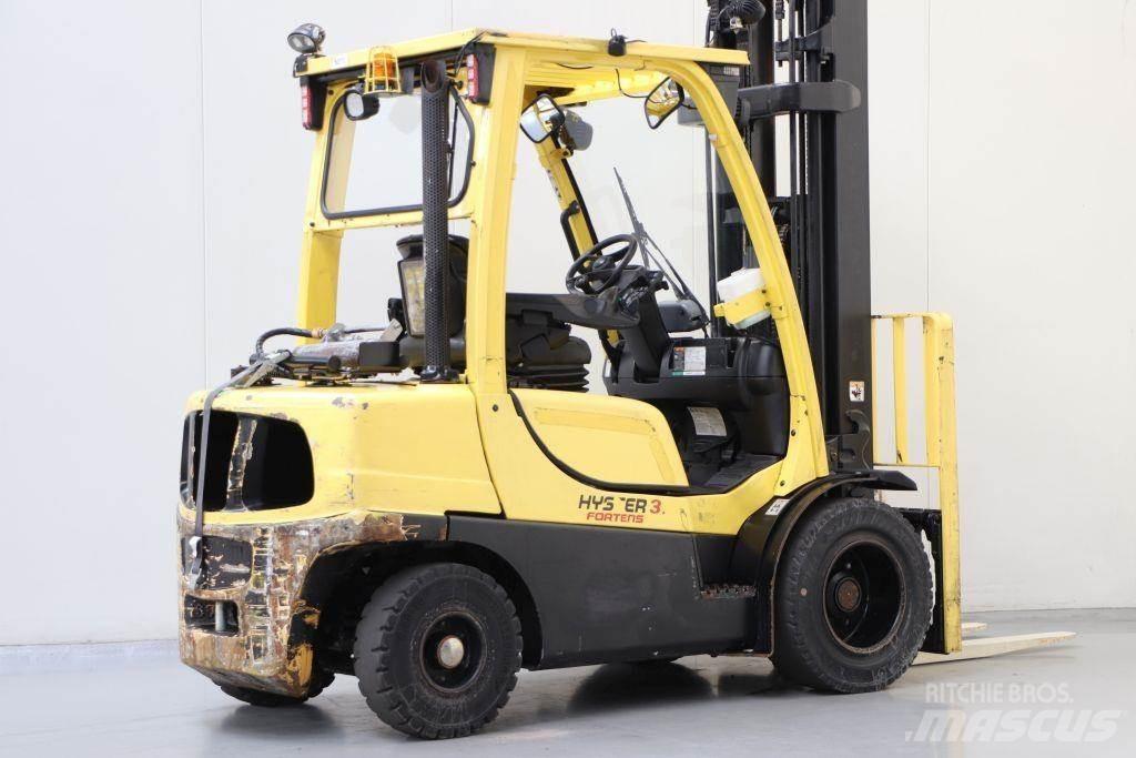 Hyster H3.0FT Gas Stapler