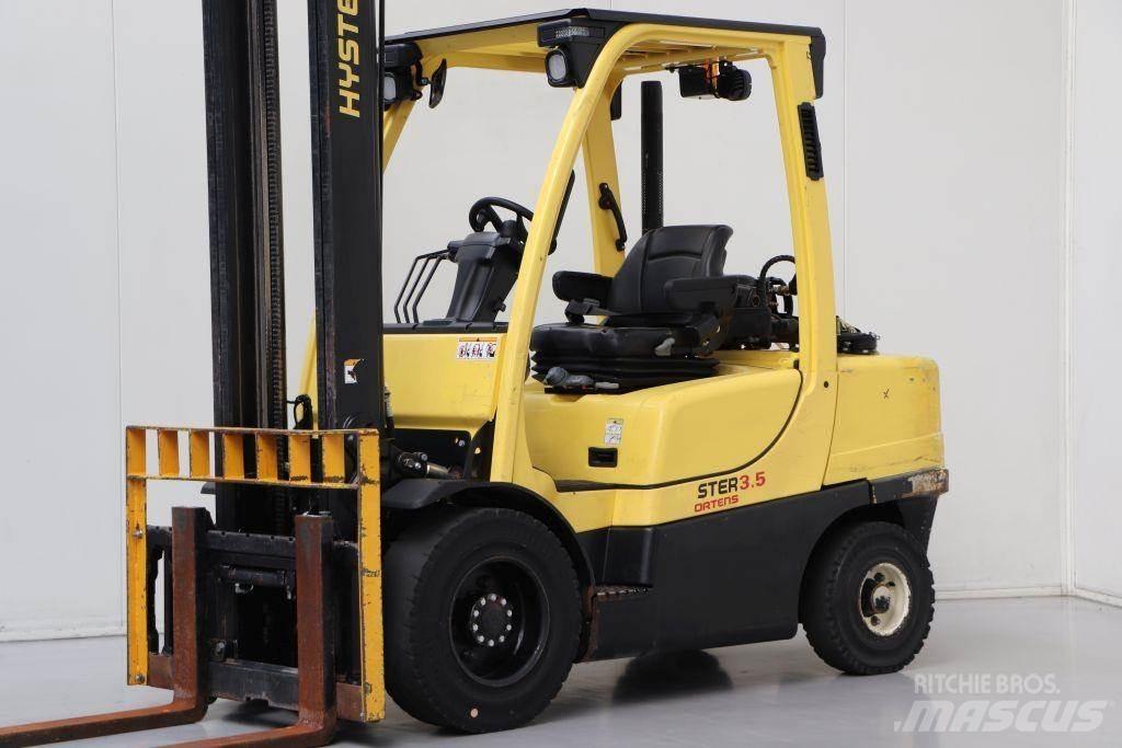 Hyster H3.5FT Gas Stapler