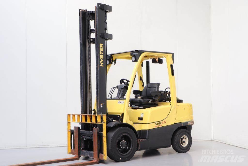 Hyster H3.5FT Gas Stapler