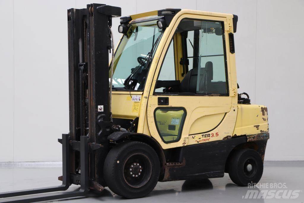 Hyster H3.5FT Gas Stapler