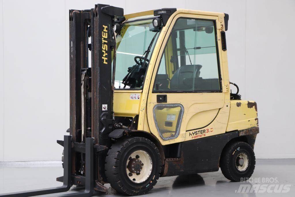Hyster H3.5FT Gas Stapler