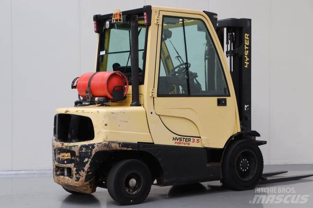 Hyster H3.5FT Gas Stapler