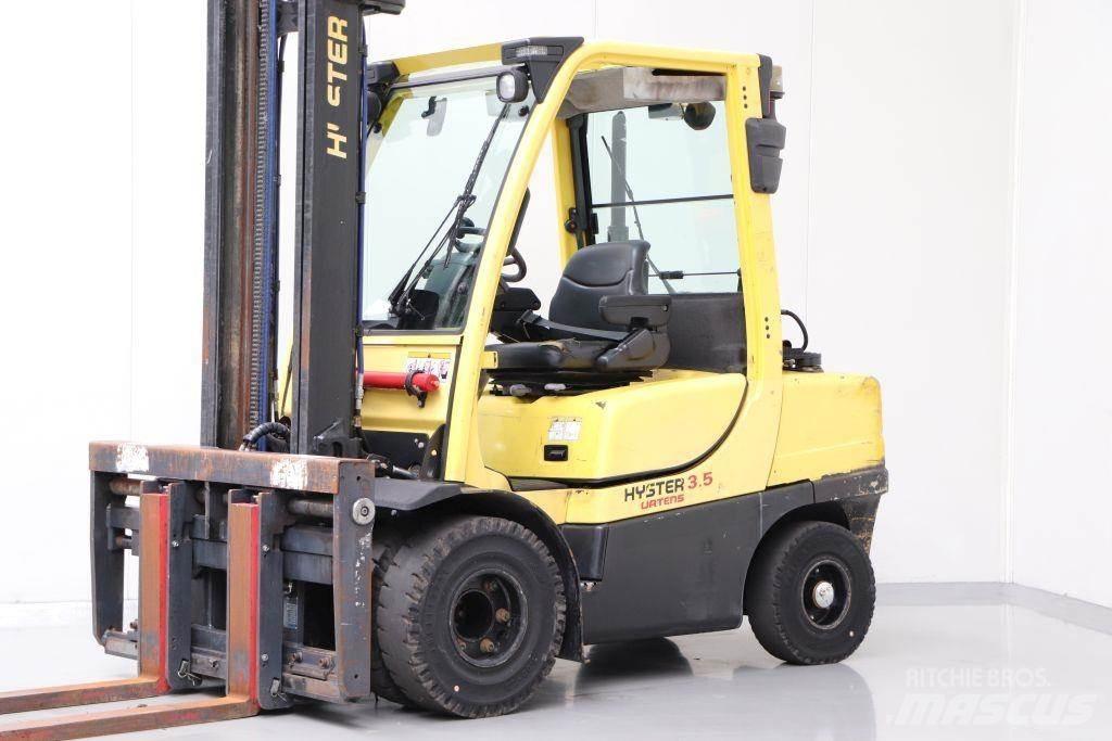 Hyster H3.5FT Gas Stapler