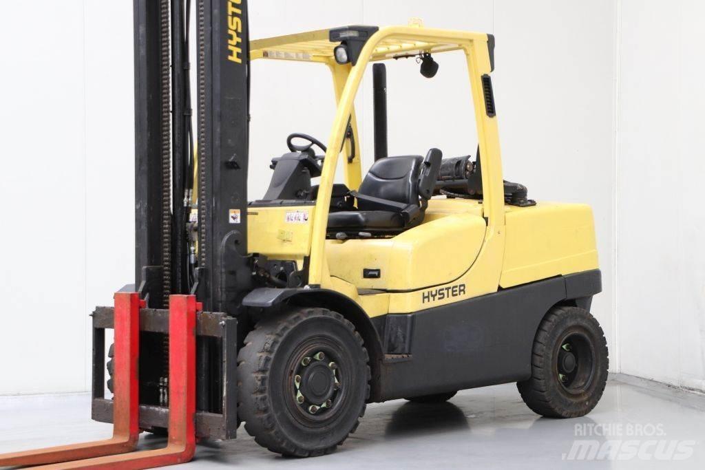Hyster H5.0FT Gas Stapler
