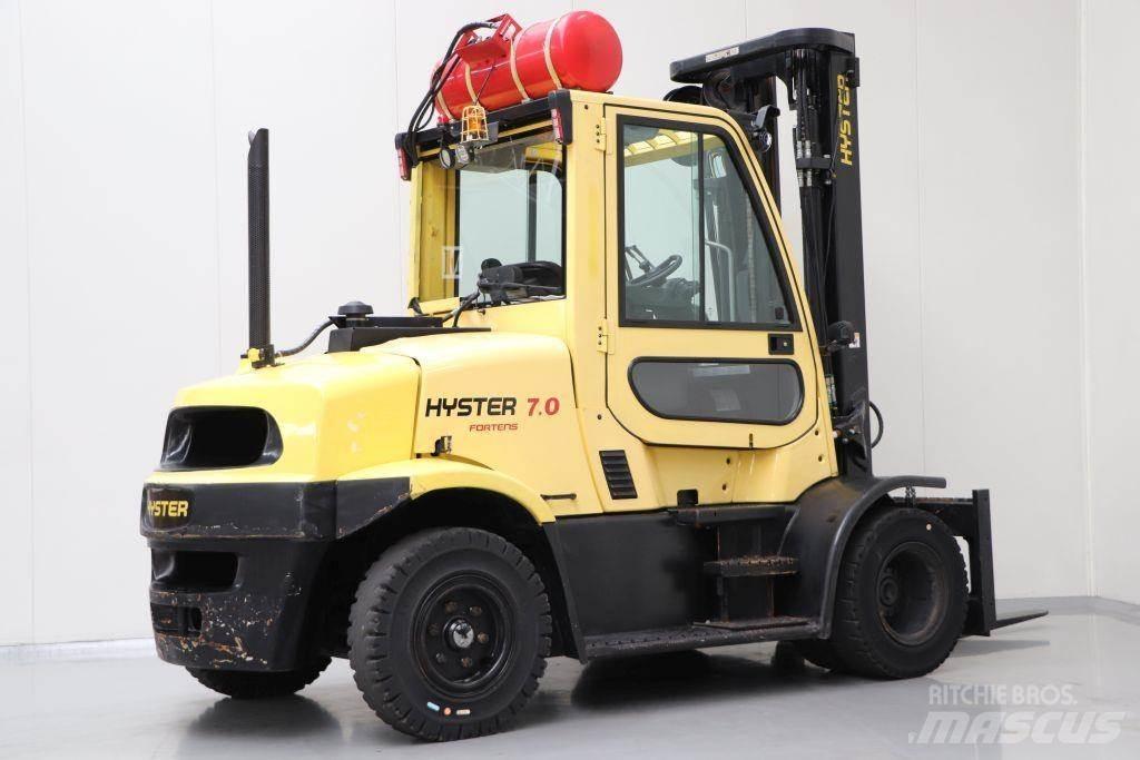 Hyster H7.0FT Gas Stapler