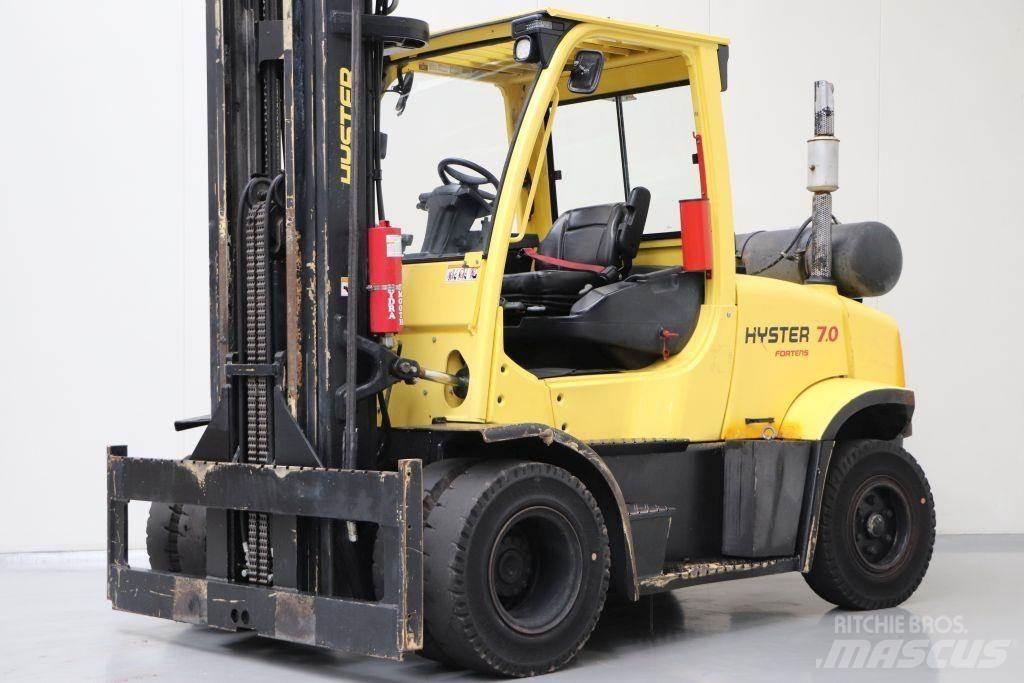 Hyster H7.0FT Gas Stapler