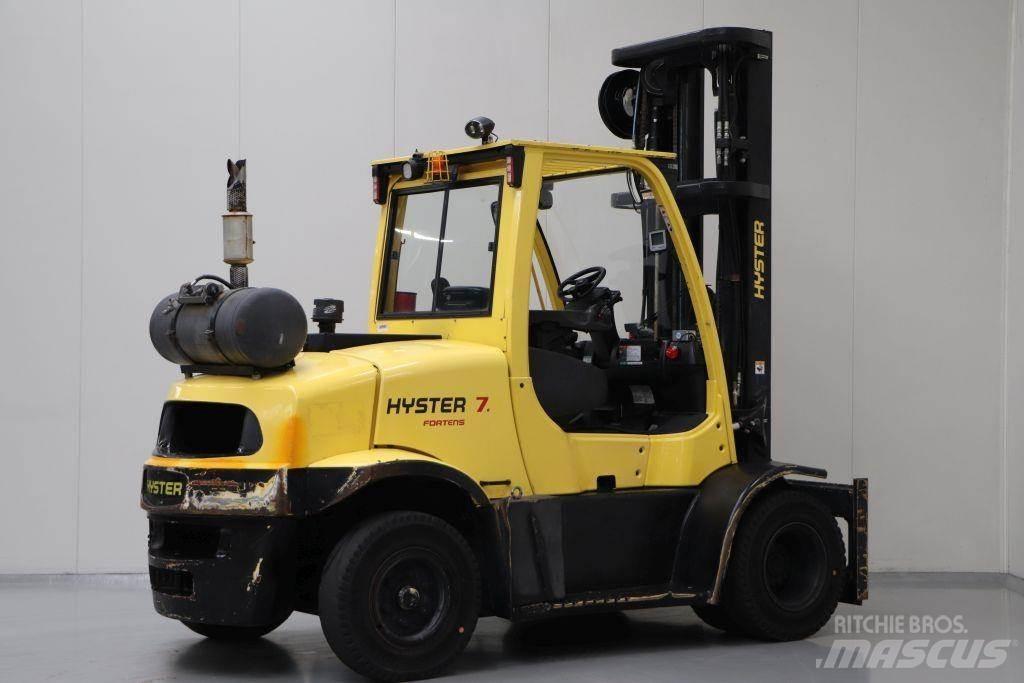 Hyster H7.0FT Gas Stapler
