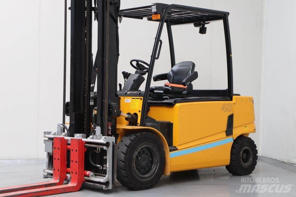 Hyundai 40B-9 Elektro Stapler