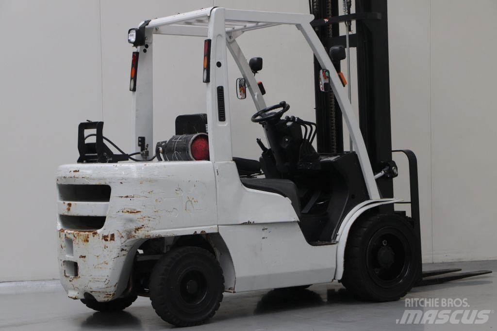 Nissan UG1F2A35DU Gas Stapler