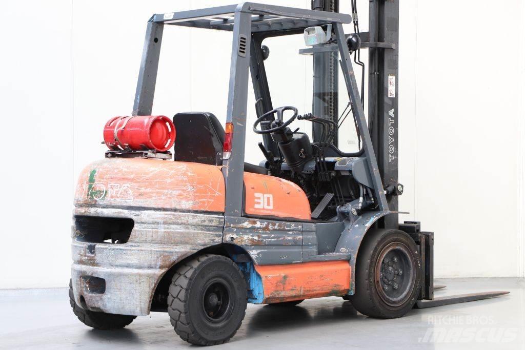 Toyota 02-6FGF30 Gas Stapler
