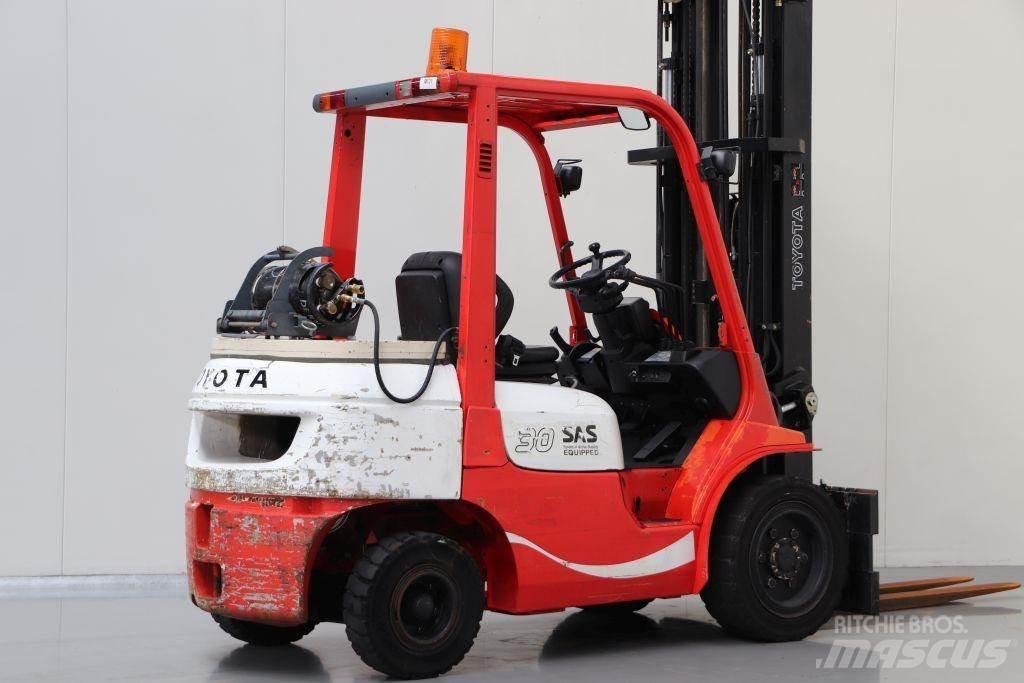 Toyota 02-7FGF30 Gas Stapler
