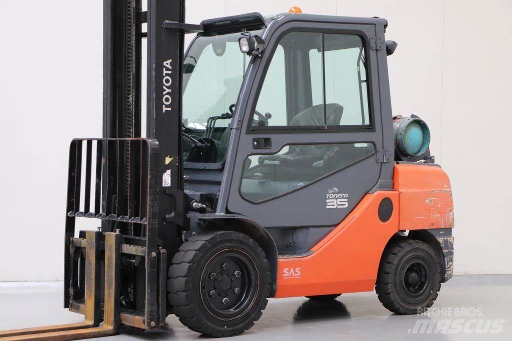 Toyota 02-8FGJF35 Gas Stapler
