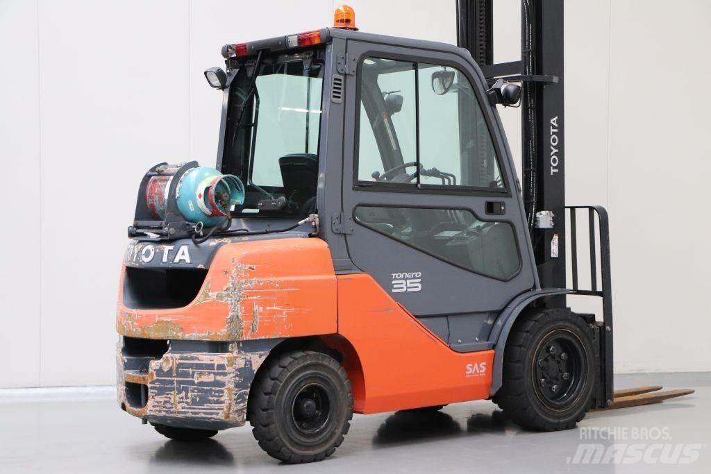 Toyota 02-8FGJF35 Gas Stapler