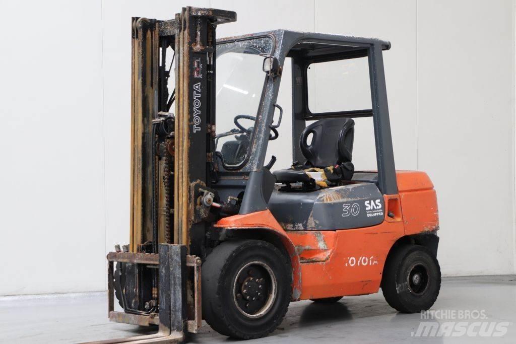 Toyota 62-7FDF30 Diesel Stapler