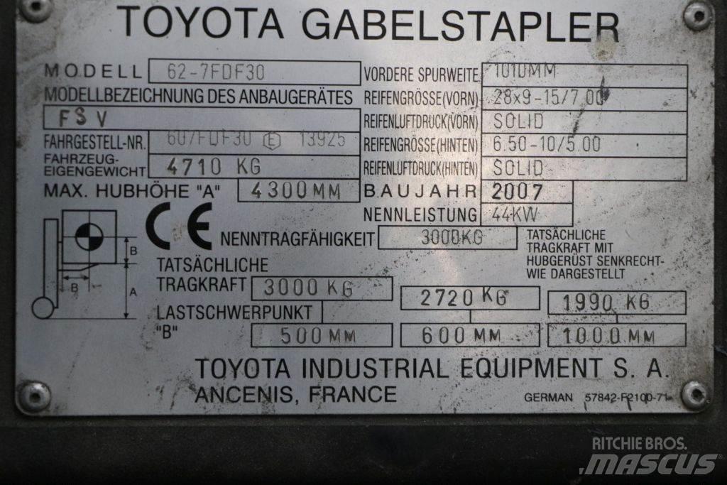 Toyota 62-7FDF30 Diesel Stapler