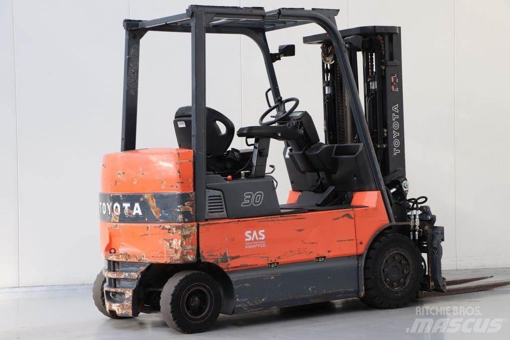 Toyota 7FBMF30 Elektro Stapler