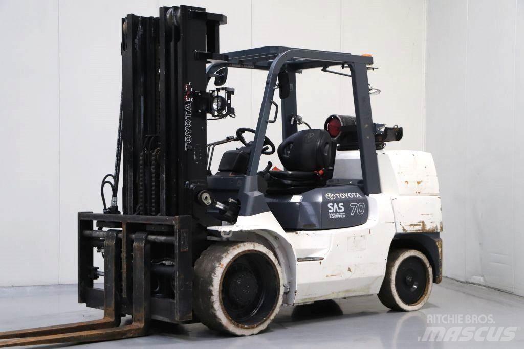 Toyota 7FGCU70 Gas Stapler