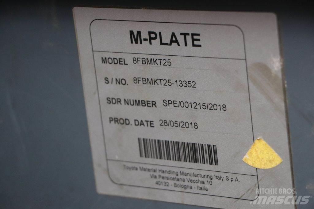 Toyota 8FBMKT25 Elektro Stapler