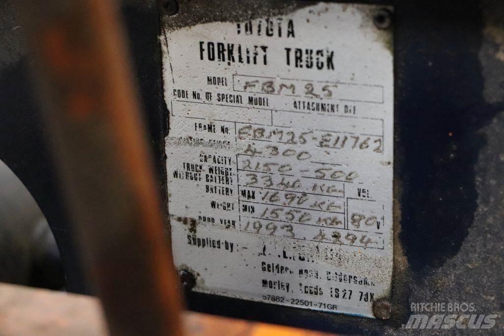 Toyota FBM25 Elektro Stapler
