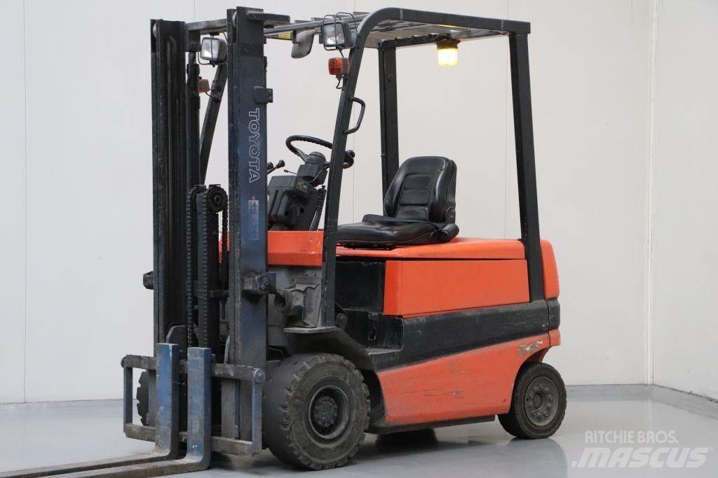 Toyota FBMF25 Elektro Stapler