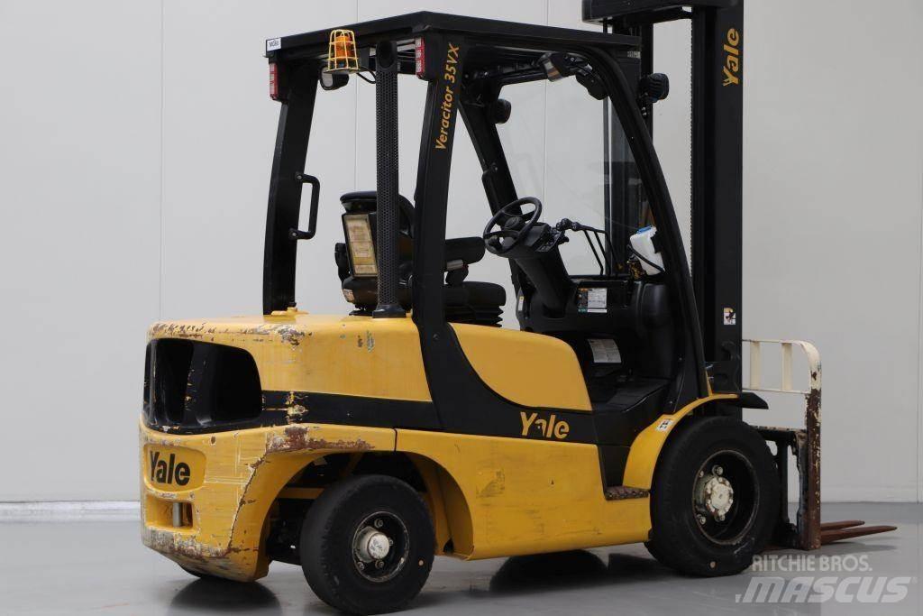 Yale GDP35VX Diesel Stapler