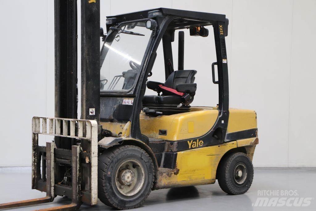 Yale GDP35VX Diesel Stapler