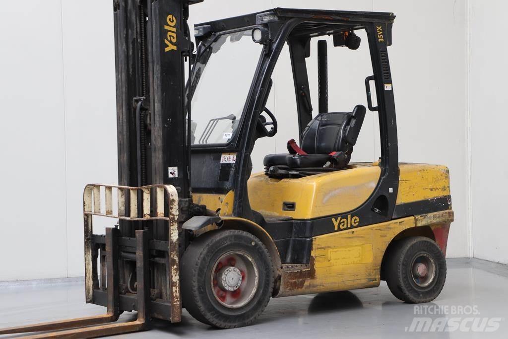 Yale GDP35VX Diesel Stapler