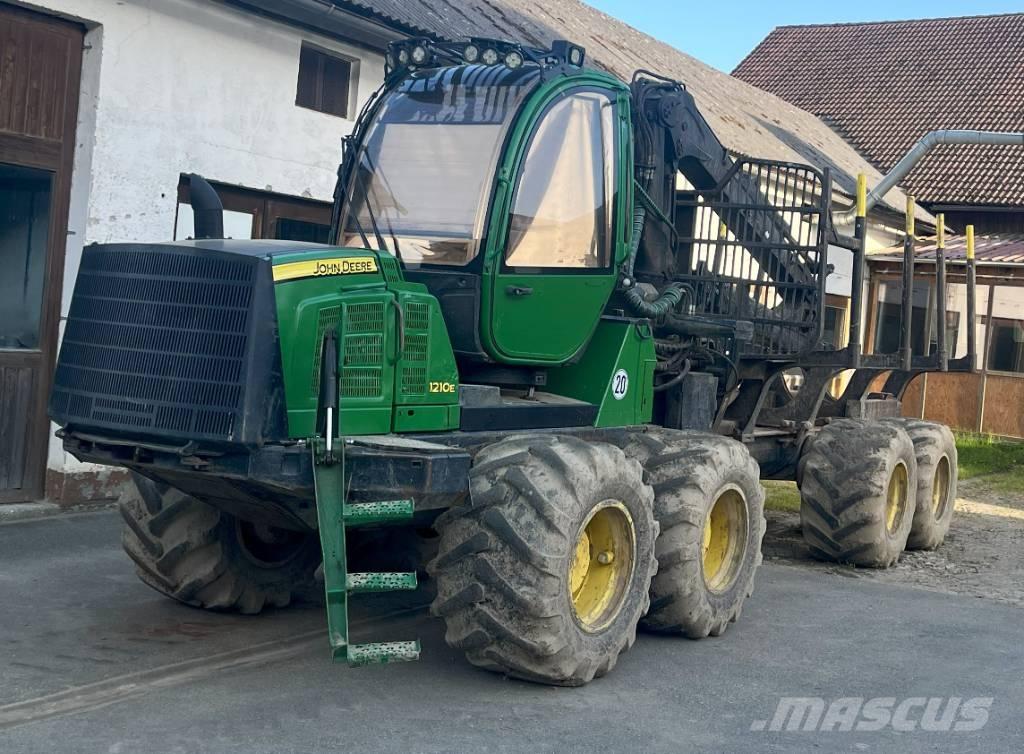 John Deere 1210E Forwarder