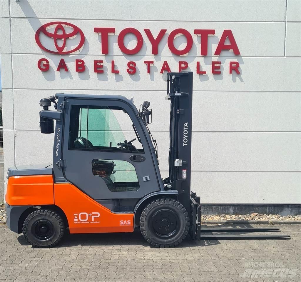 Toyota 52-8FDJF35 Diesel Stapler