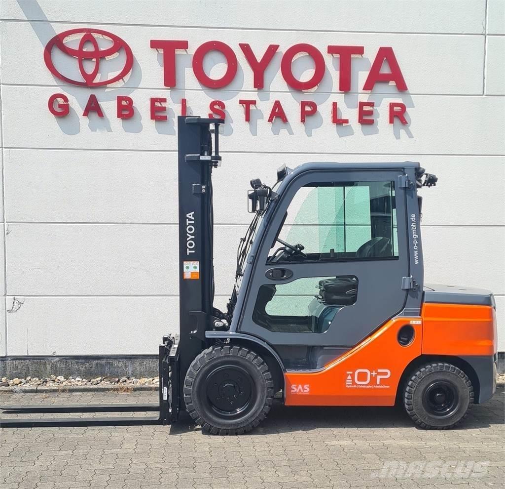 Toyota 52-8FDJF35 Diesel Stapler
