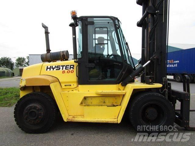 Hyster H8.00XM Gas Stapler