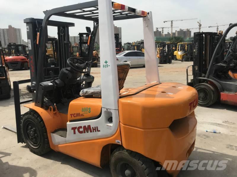 TCM FD30 Diesel Stapler