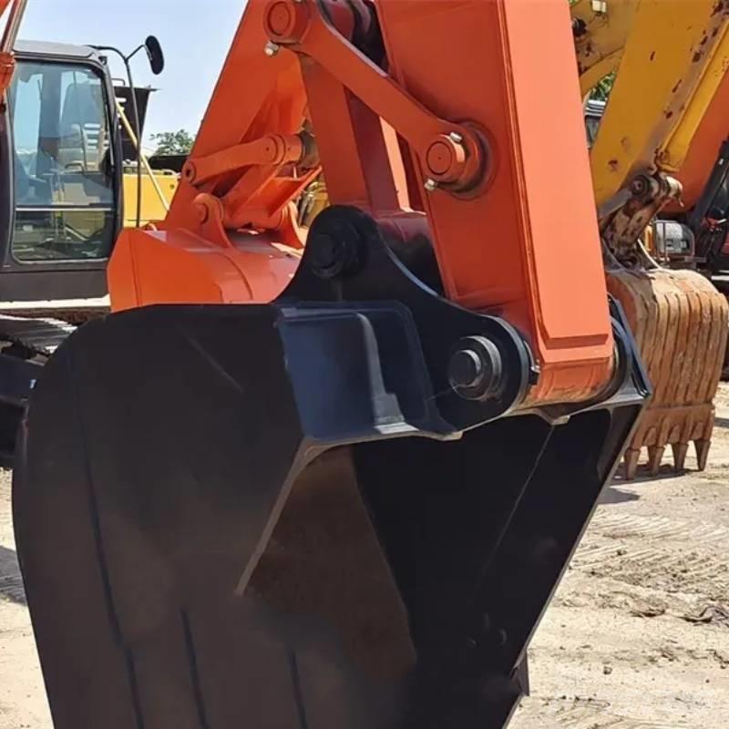 Hitachi ZX 210 Raupenbagger