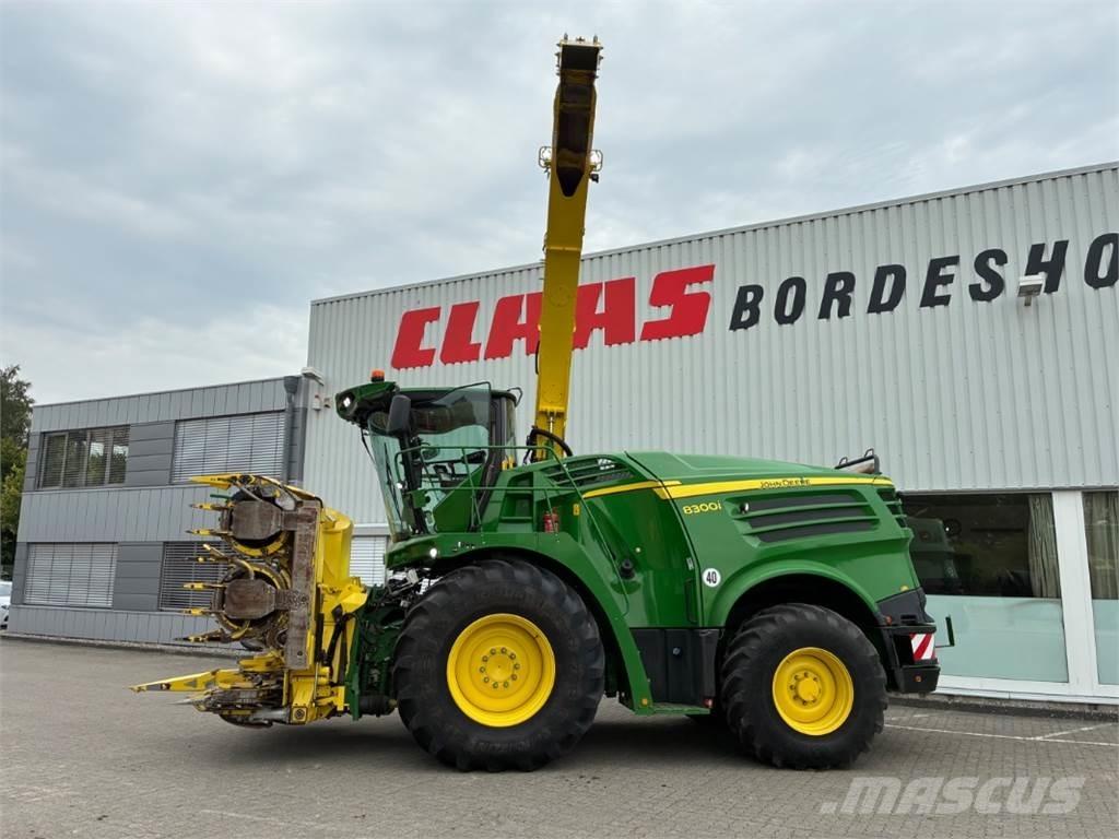 John Deere 8300i Feldhäcksler
