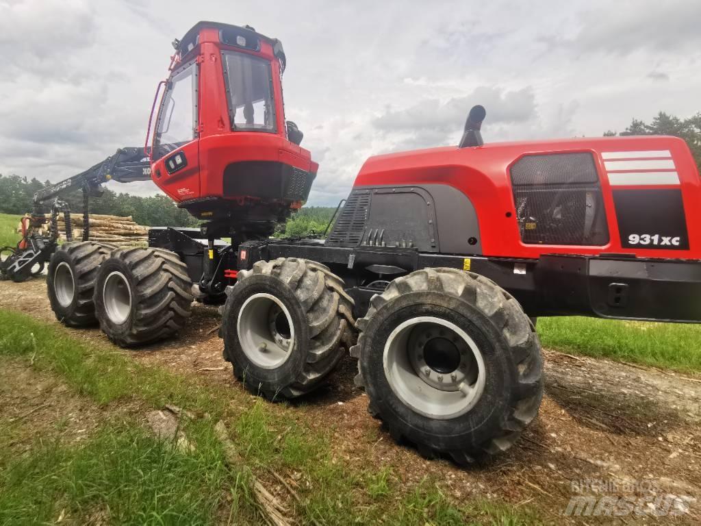 Komatsu 931 XC Harvester
