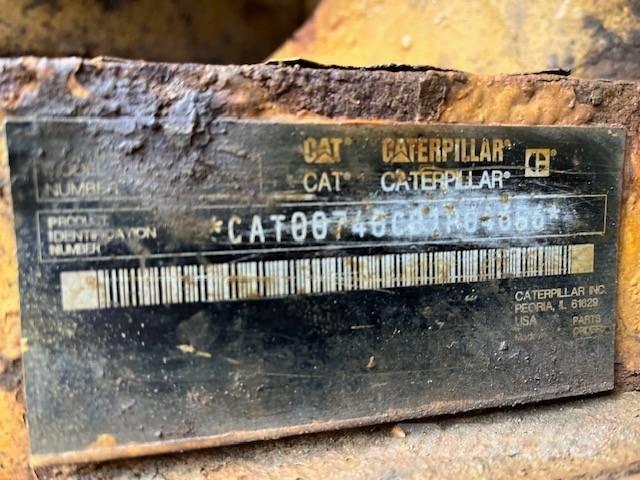 CAT 740 Dumper - Knickgelenk