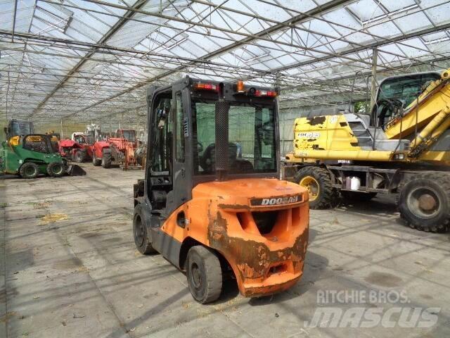 Doosan D35C-7 Diesel Stapler
