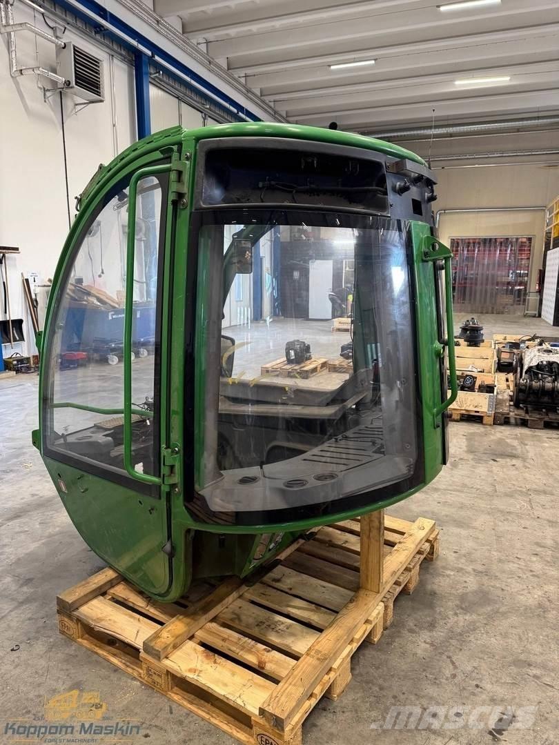 John Deere 1210E Kabinen