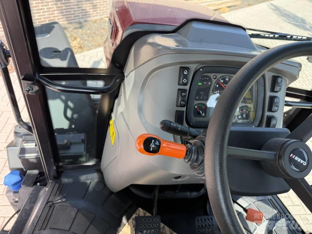 CASE Farmall 100X Traktoren