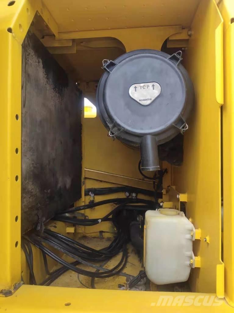 Komatsu 220-8 Raupenbagger