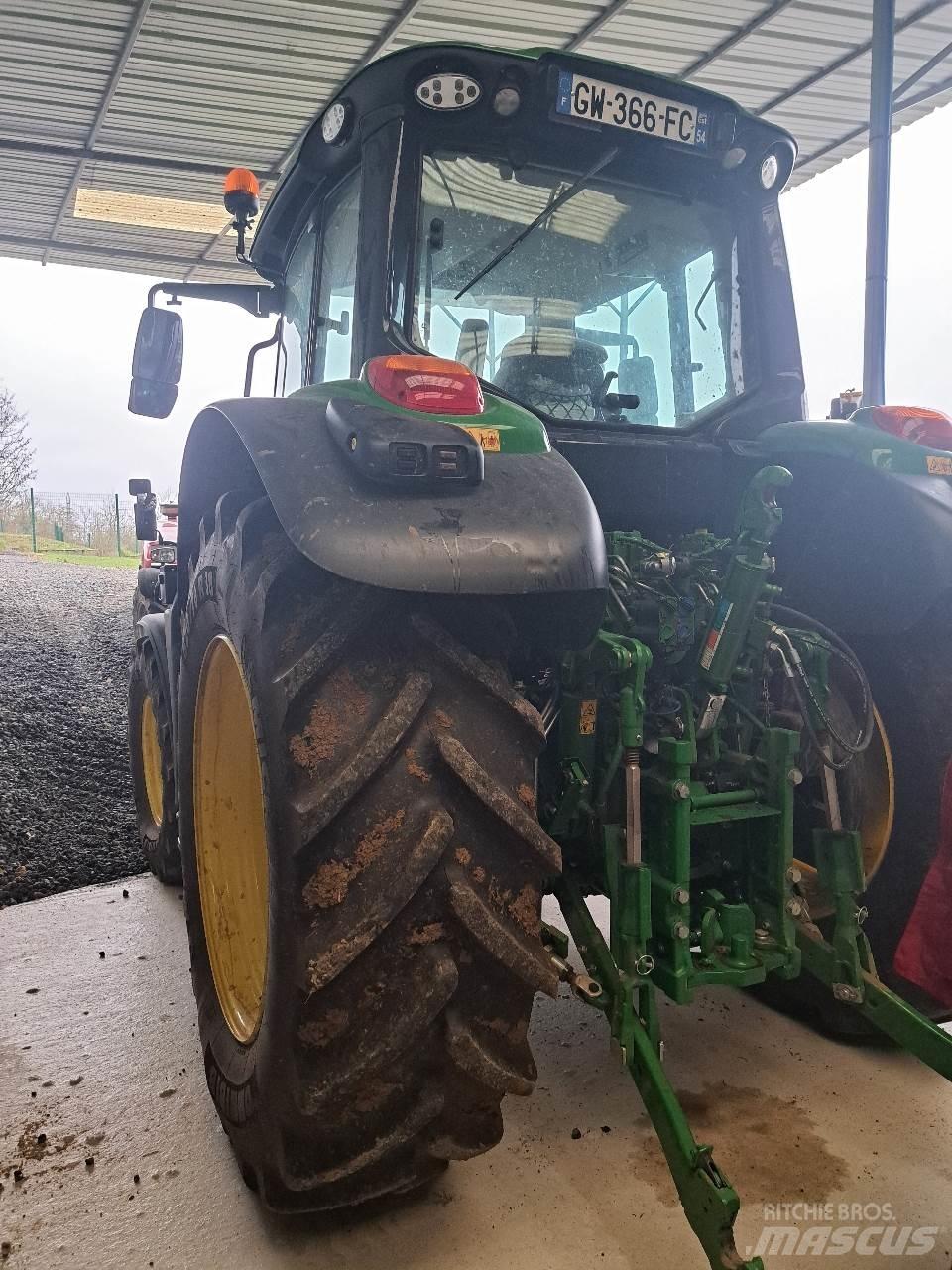 John Deere 6120 M Traktoren