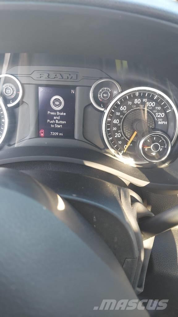 RAM 5500 Pritschenwagen/Pritschenwagen mit Seitenklappe