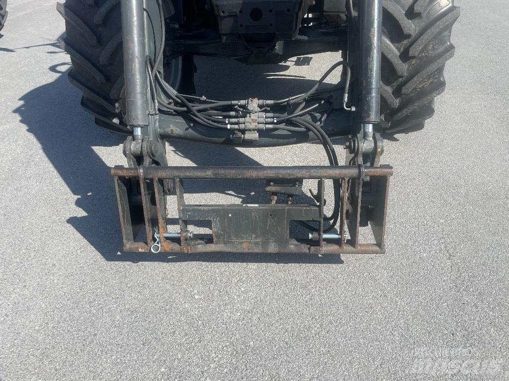 CASE MXM155 Traktoren