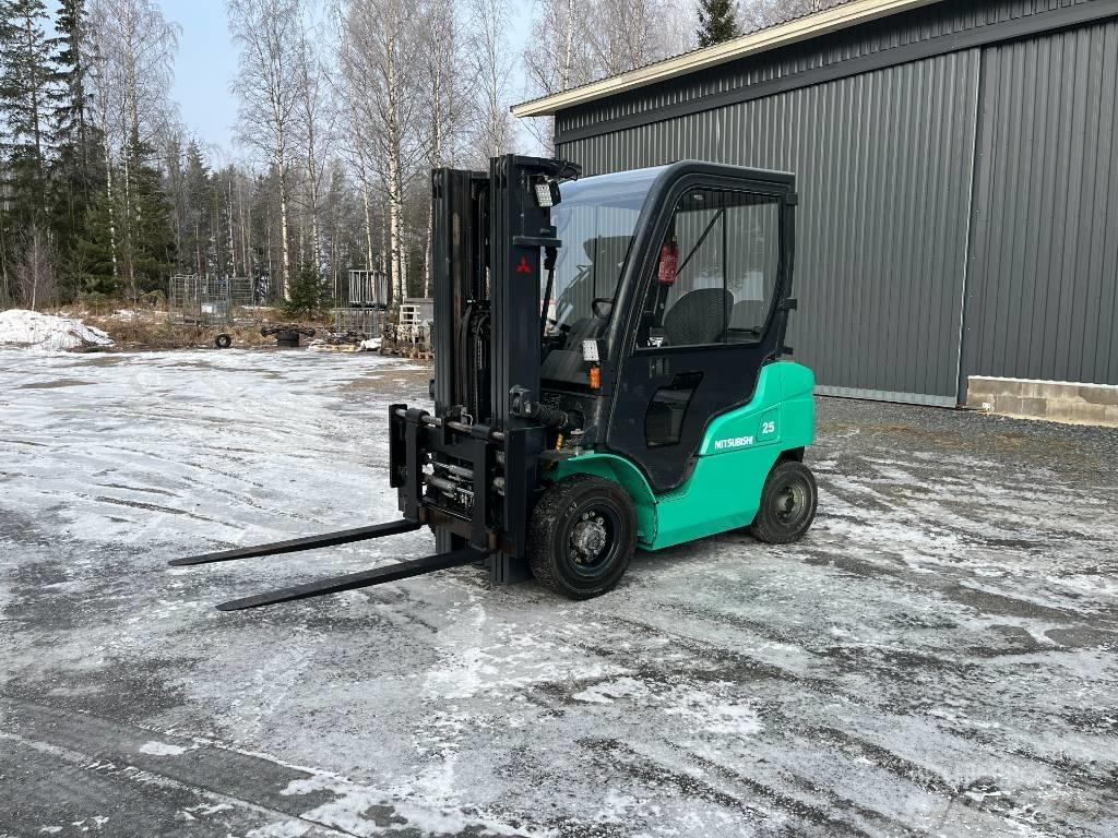 Mitsubishi FD25NT Diesel Stapler